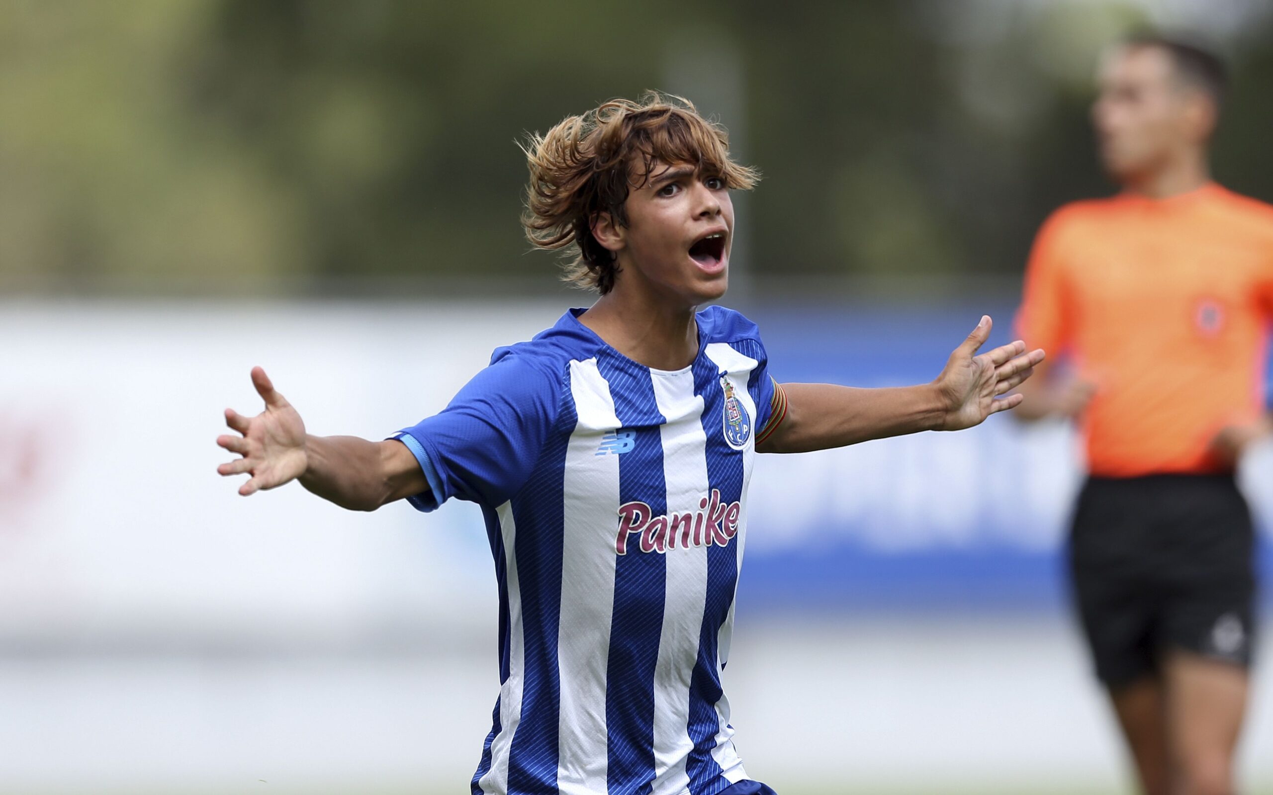Rodrigo Mora é o segundo jogador mais jovem de sempre do FC Porto na 