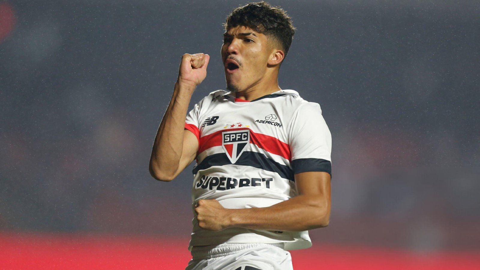 Vivid Lembram-se Do 'velho' Robben? Está No Fc Porto E Chamam-lhe William! (as Notas Dos Dragões) View Photography Vivid Lembram-se Do 'velho' Robben? Está No Fc Porto E Chamam-lhe William! (as Notas Dos Dragões) View Photography