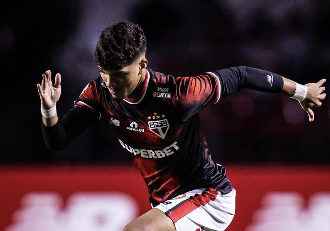 Captivating Lembram-se Do 'velho' Robben? Está No Fc Porto E Chamam-lhe William! (as Notas Dos Dragões) Abstract in HD Captivating Lembram-se Do 'velho' Robben? Está No Fc Porto E Chamam-lhe William! (as Notas Dos Dragões) Abstract in HD