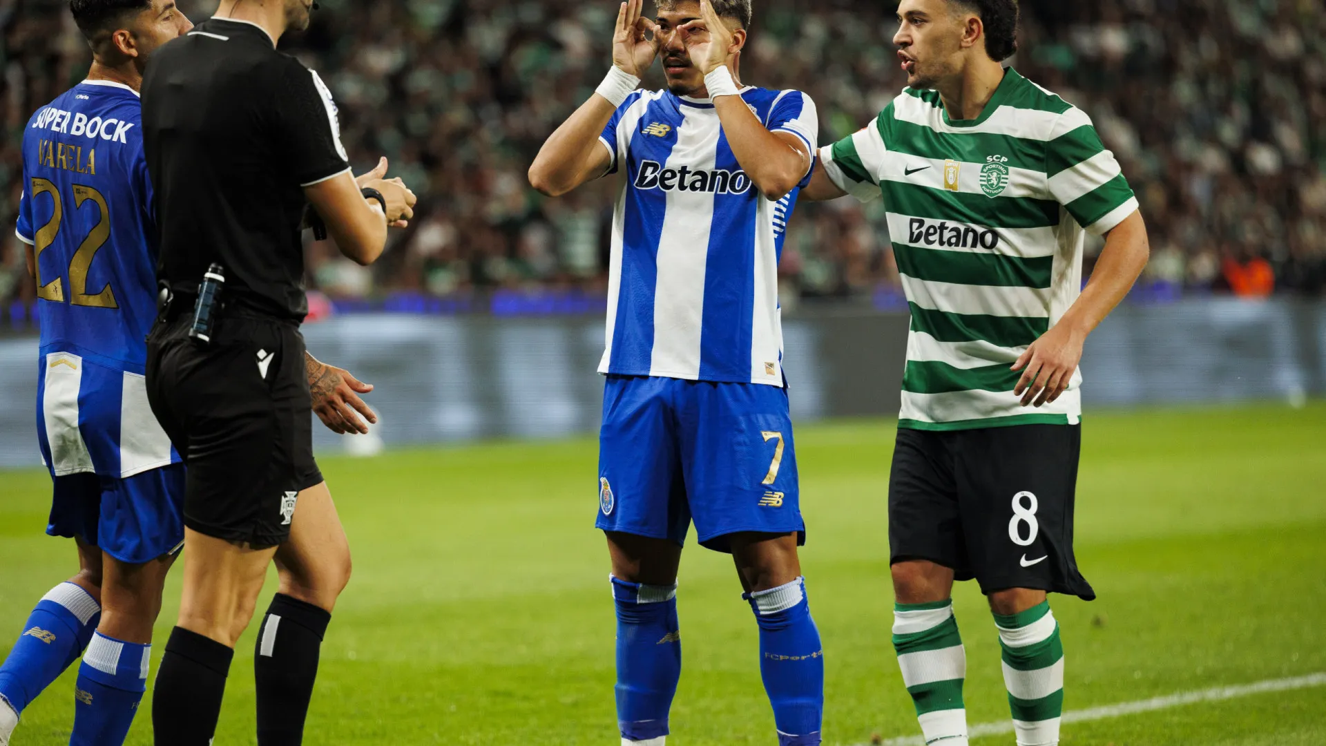 Amazing Lembram-se Do 'velho' Robben? Está No Fc Porto E Chamam-lhe William! (as Notas Dos Dragões) Design Concept Amazing Lembram-se Do 'velho' Robben? Está No Fc Porto E Chamam-lhe William! (as Notas Dos Dragões) Design Concept