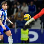 Farioli elogia jovem polaco: "Pietuszewski sabe quando partir para o momento individual"