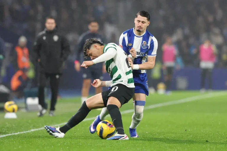 Farioli anuncia ausências de Borja Sainz e Thiago Silva para o Clássico