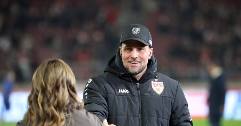 Treinador do Estugarda não quer ouvir falar de pressão: "O FC Porto até pode ter mais a perder com esta vantagem curta"