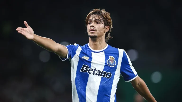 Rodrigo Mora regressa ao relvado no FC Porto após lesão muscular