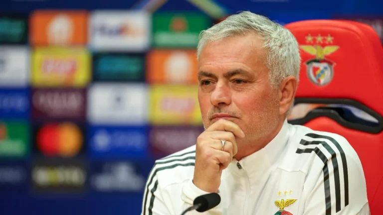 Mourinho mantém o foco nos resultados imaginários: "Há a classificação real e a virtual, que é uma motivação para nós"