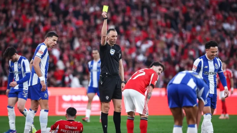 Benfica-FC Porto: Simão Sabrosa ofereceu produtos regionais ao árbitro