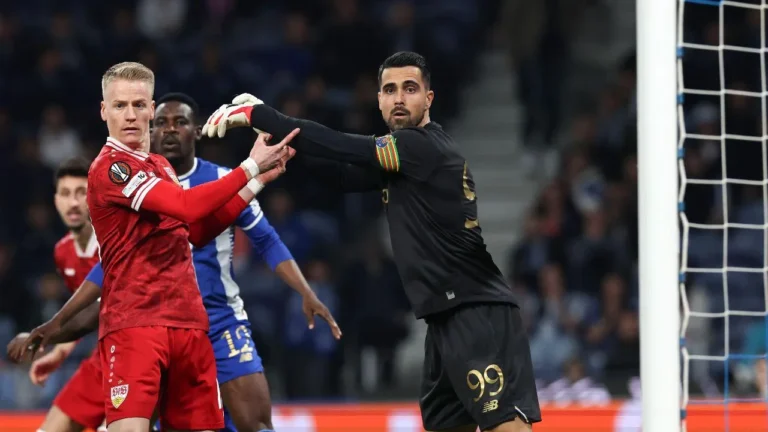 Farioli: "Diogo Costa é um dos três melhores guarda-redes do mundo"