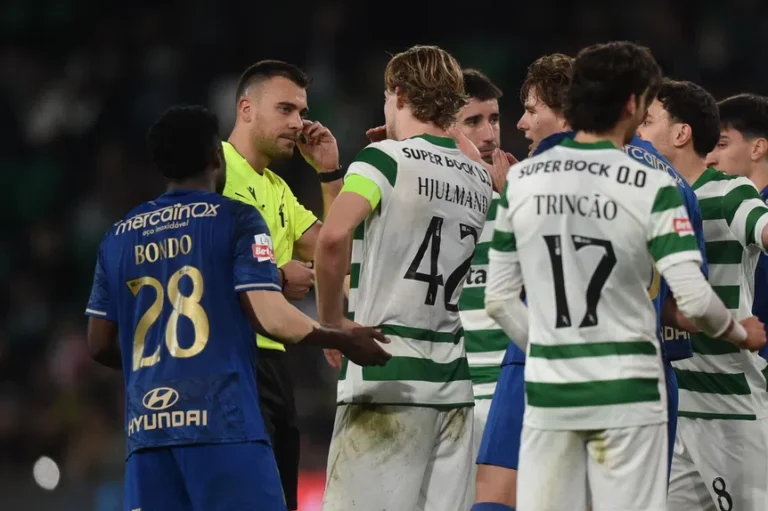 VAR com nota negativa e fica provado que Sporting foi beneficiado frente ao Famalicão