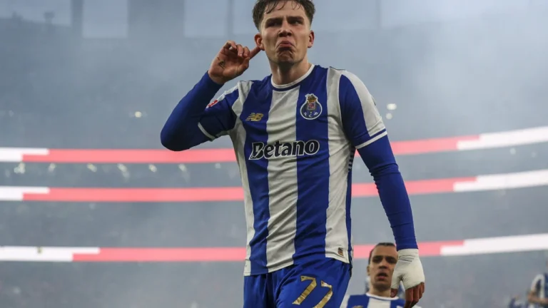 Selecionador da Polónia: "Pietuszewski pode vir a ser uma grande figura do futebol polaco"