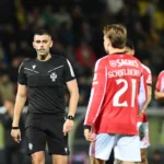 Benfica faz mais um teatro com a arbitragem: Mário Branco foi ao balneário do árbitro após o jogo com o Arouca