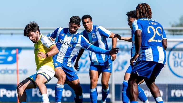 FC Porto vence Vizela no Olival (2-1) com golos de Tiago Silva e Gabri Veiga