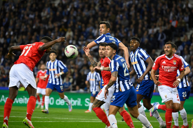 FC Porto joga na Luz com hipótese de dar passo de gigante rumo ao título