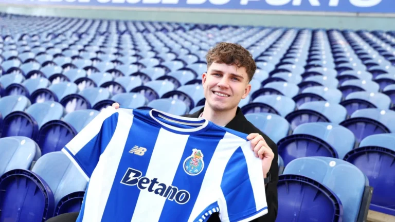 Cláusula é demasiado baixa para os tubarões europeus, mas FC Porto já prepara renovação para Pietuszewski