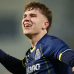 Oskar Pietuszewski entra no clássico com ambição e confiança azul e branca