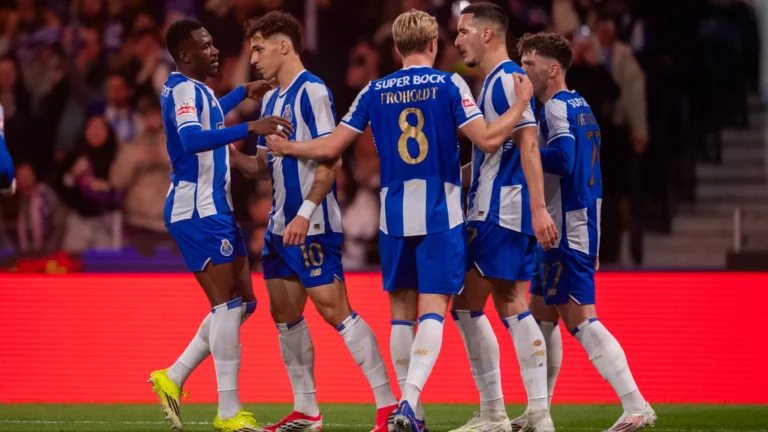 FC Porto soma e segue rumo ao título com triunfo claro (3-0) frente ao Moreirense