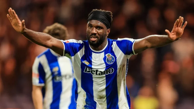 Farioli elogia Moffi e Moura: "São dois tipos que dão tudo o que têm"