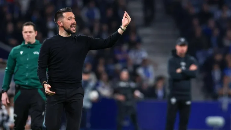 Farioli convoca 24 jogadores para Nottingham