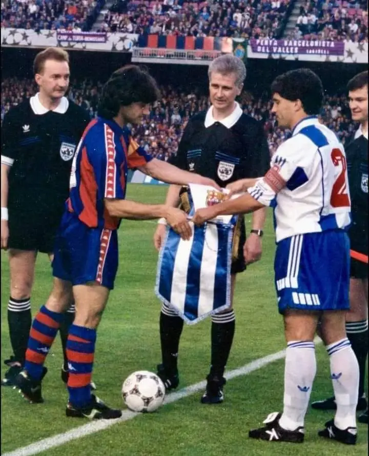 27 de abril de 1994: o FC Porto tombou nas meias-finais, mas deixou marca numa noite europeia de simbolismo no terreno do Barcelona