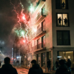 Pirotecnia junto ao hotel do Sporting durante a madrugada