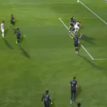 Estrela da Amadora pediu penálti contra o Sporting neste lance