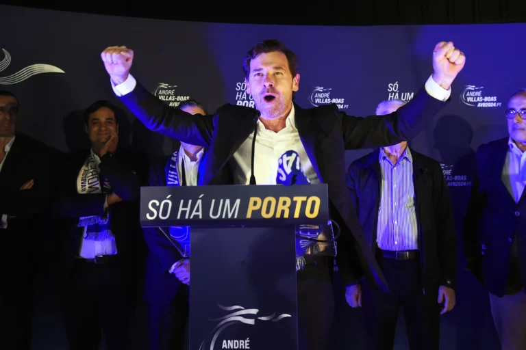 André Villas-Boas dá ao FC Porto um título e iguala feito raro no futebol. Como ele só... Franz Beckenbauer