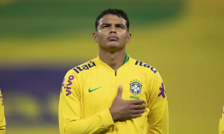"Mesmo com 40 anos, Thiago Silva é melhor do que todos os centrais da seleção brasileira"