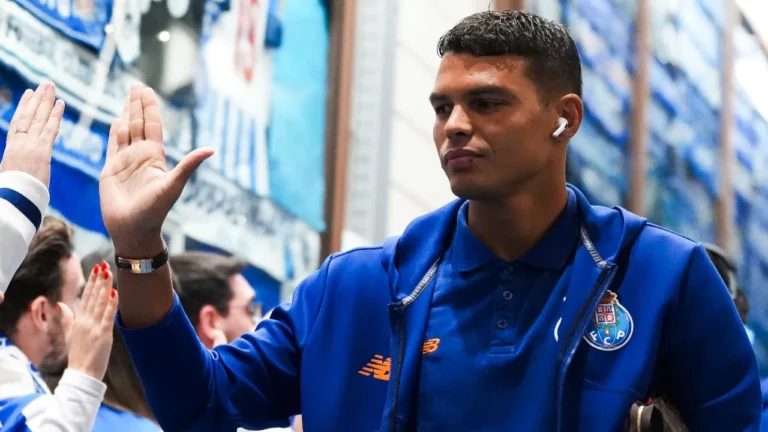 Thiago Silva deixa mensagem aos adeptos: "Aproveitem os momentos connosco..."