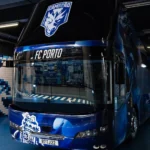 Autocarro do FC Porto já tem a referência ao título de campeão nacional