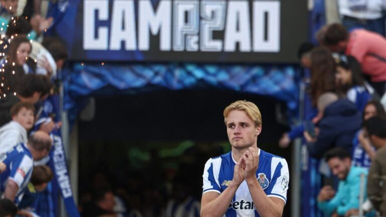 Froholdt sobre o futuro: "Adorava continuar, tenho um contrato longo"