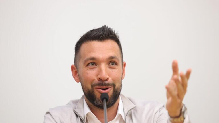 Farioli: "Eu era um guarda-redes muito mau, muito mau mesmo"