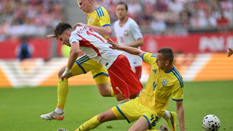 Kiwior e Pietuszewski não evitam derrota da Polónia contra a Ucrânia, de Trubin e Sudakov