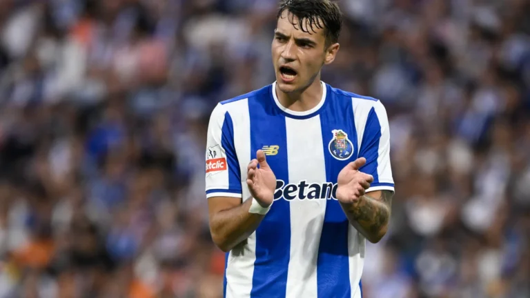 FC Porto exerce a opção de compra de Jakub Kiwior