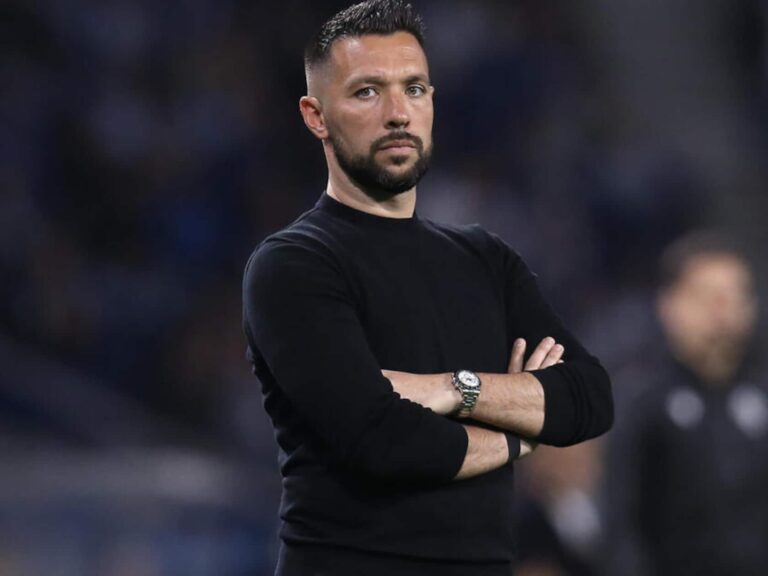 FC Porto: Farioli dá palestra na Faculdade de Letras da Universidade do Porto