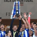 "A forma como eu gostaria de ter saído do FC Porto certamente era outra"