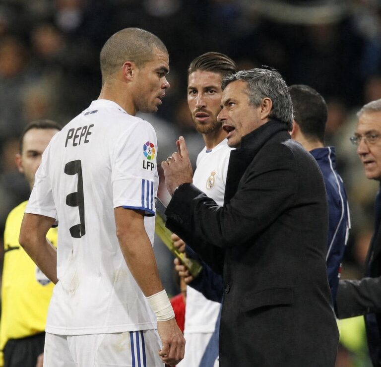 Pepe pode juntar-se à equipa técnica de José Mourinho no Real Madrid, avançam em Espanha