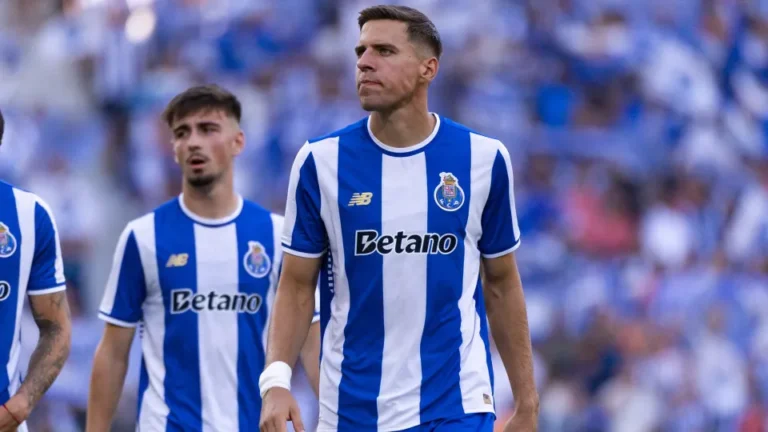 Bednarek entra no lote de capitães do FC Porto após época de afirmação